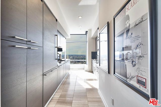 900 W Olympic Boulevard 34A, Los Angeles, CA 90015
