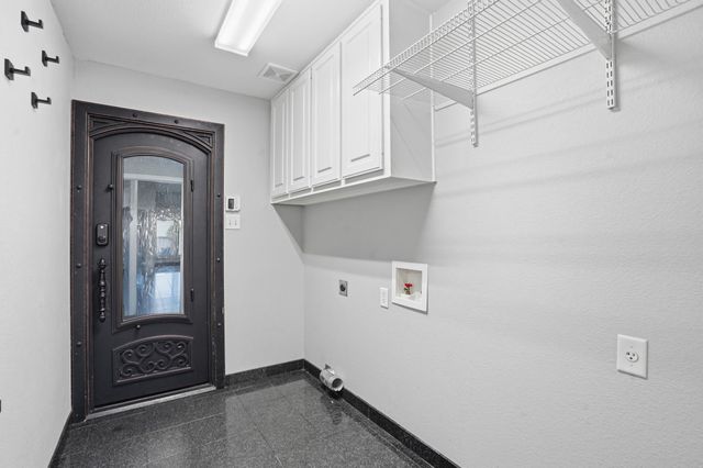 12701 Beech Tree Lane, Euless, TX 76040