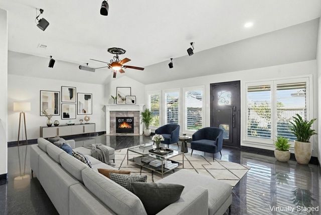 12701 Beech Tree Lane, Euless, TX 76040