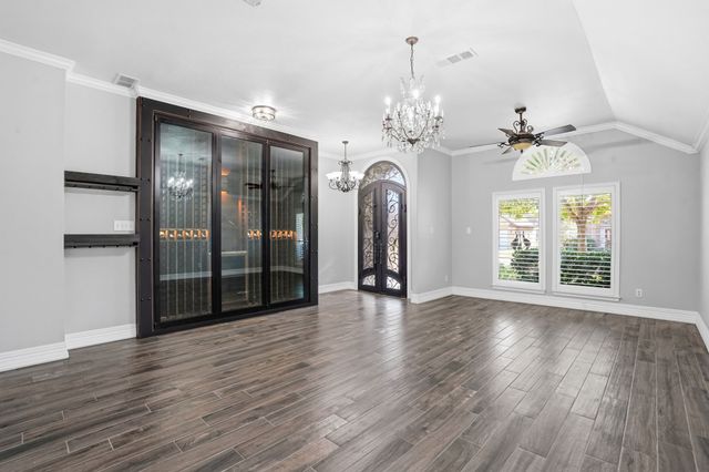 12701 Beech Tree Lane, Euless, TX 76040