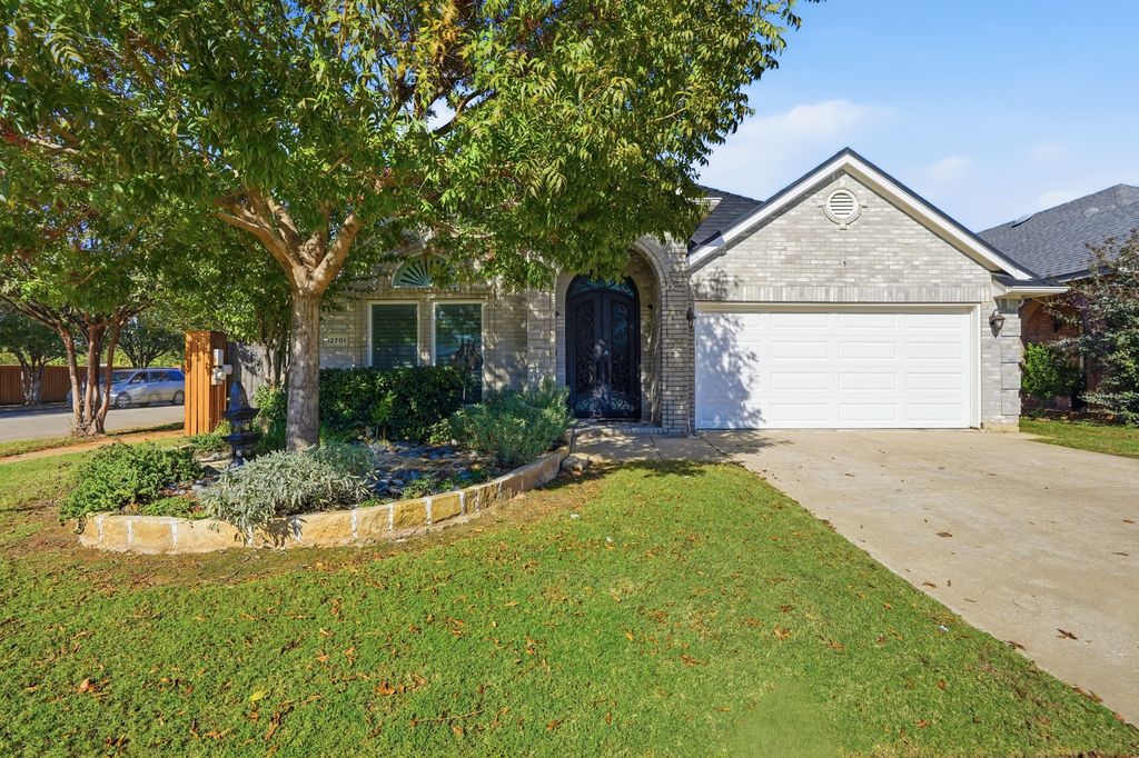 12701 Beech Tree Lane, Euless, TX 76040