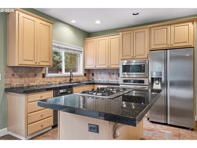 16707 Se BALDRY St, Portland, OR 97236