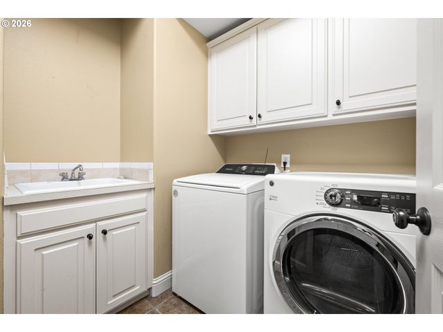 16707 Se BALDRY St, Portland, OR 97236