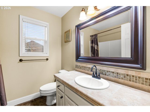 16707 Se BALDRY St, Portland, OR 97236