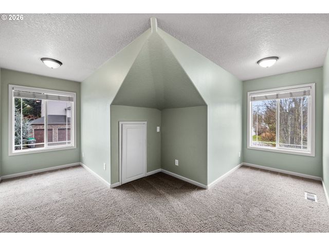 16707 Se BALDRY St, Portland, OR 97236