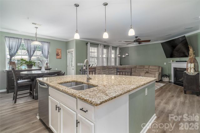 137 Flora Vista Drive, Mooresville, NC 28117