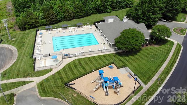 137 Flora Vista Drive, Mooresville, NC 28117