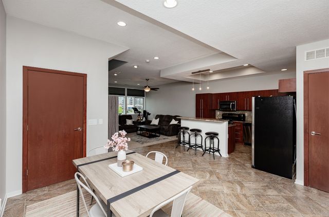 640 S 50th Street 2203, West Des Moines, IA 50265