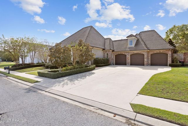 404 Dunnottar Place, Lafayette, LA 70503