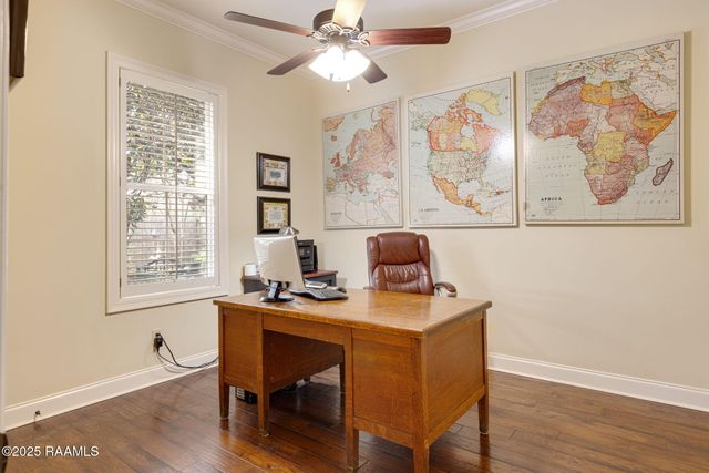 404 Dunnottar Place, Lafayette, LA 70503