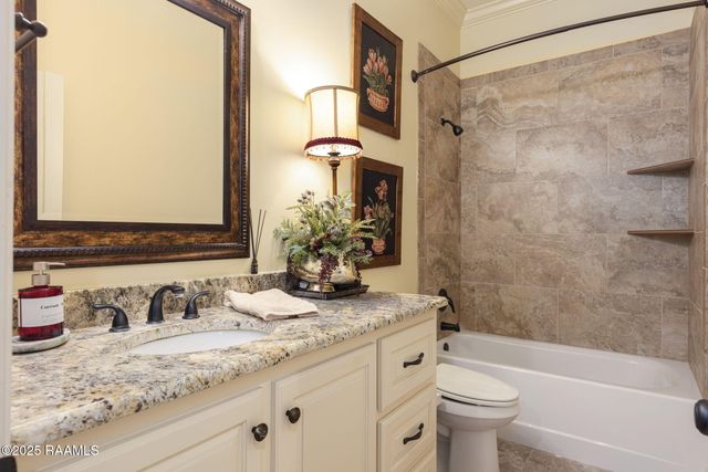 404 Dunnottar Place, Lafayette, LA 70503