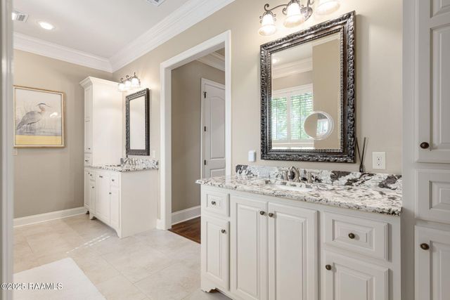 404 Dunnottar Place, Lafayette, LA 70503