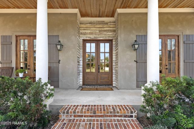 404 Dunnottar Place, Lafayette, LA 70503