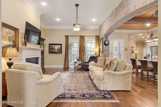 404 Dunnottar Place, Lafayette, LA 70503