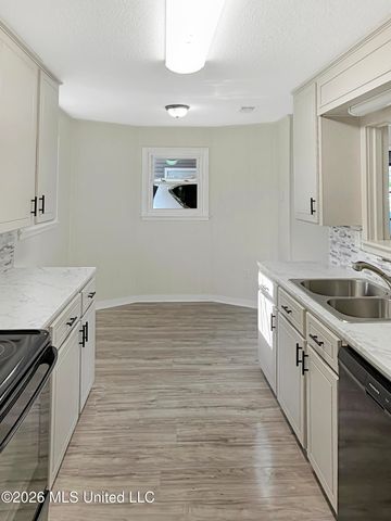 2389 Napoleon Avenue, Pearl, MS 39208