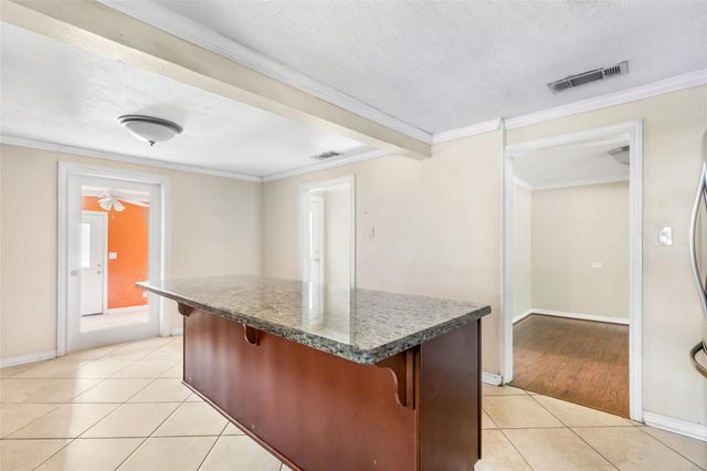 2717 Old Houston Road, Huntsville, TX 77340