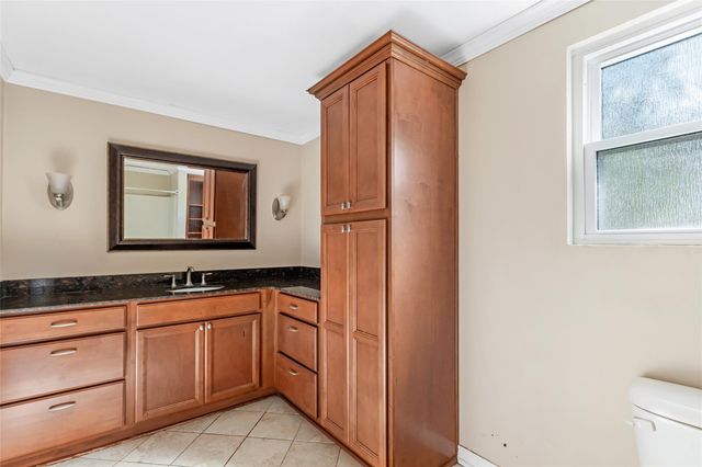 2717 Old Houston Road, Huntsville, TX 77340