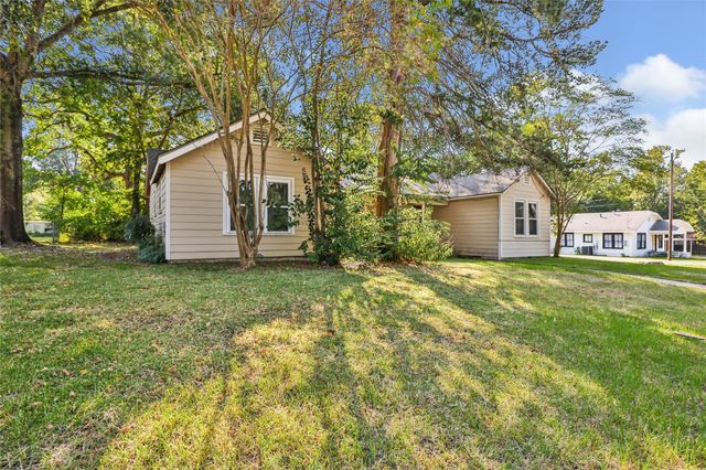 2717 Old Houston Road, Huntsville, TX 77340