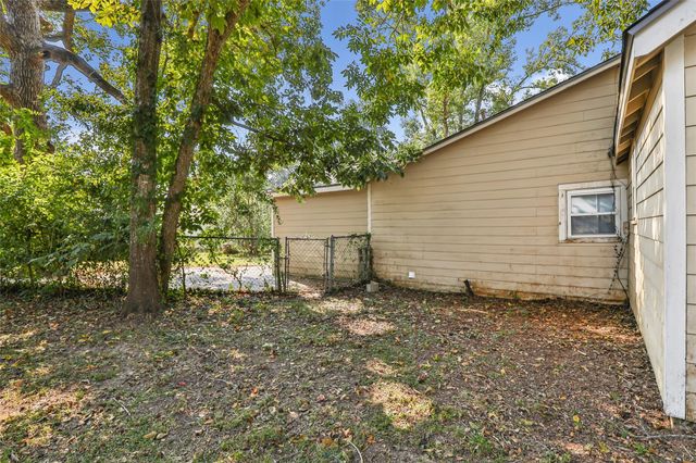 2717 Old Houston Road, Huntsville, TX 77340