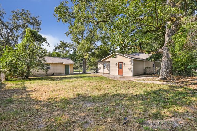 2717 Old Houston Road, Huntsville, TX 77340