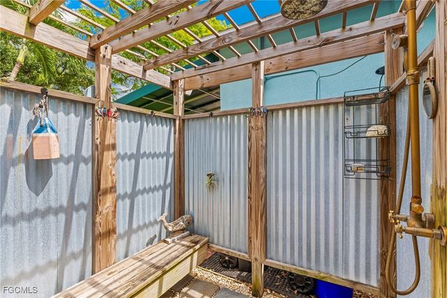 1463 Poinciana AVE, Fort Myers, FL 33901