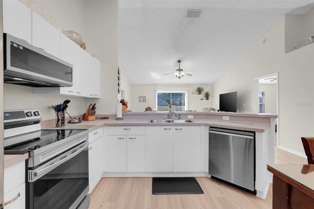 2663 WINCHESTER CIRCLE, Eustis, FL 32726