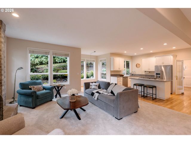 3821 FAIRHAVEN Dr, West Linn, OR 97068