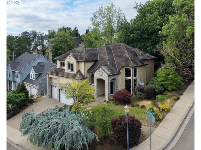 3821 FAIRHAVEN Dr, West Linn, OR 97068