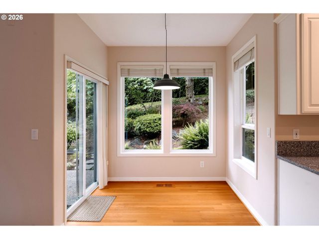 3821 FAIRHAVEN Dr, West Linn, OR 97068