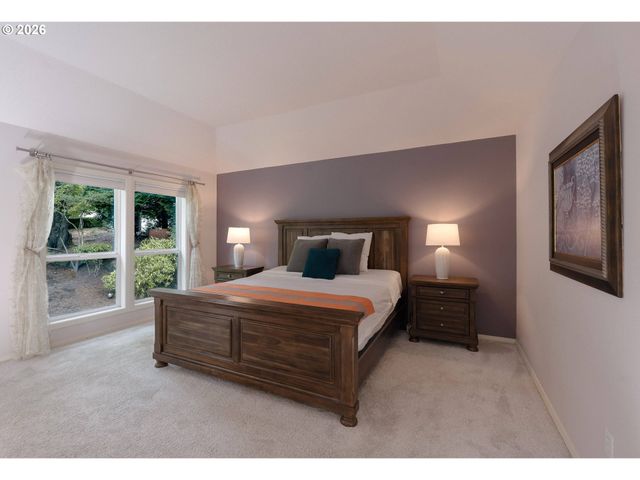 3821 FAIRHAVEN Dr, West Linn, OR 97068