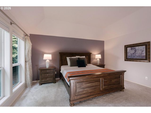 3821 FAIRHAVEN Dr, West Linn, OR 97068