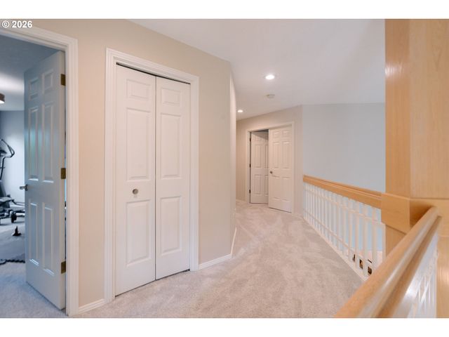 3821 FAIRHAVEN Dr, West Linn, OR 97068