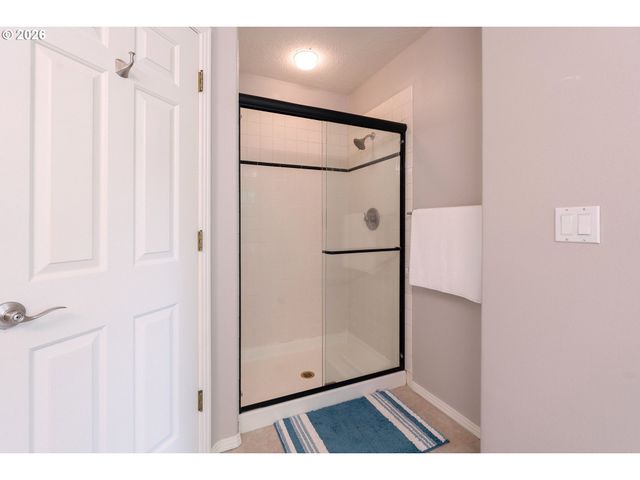 3821 FAIRHAVEN Dr, West Linn, OR 97068
