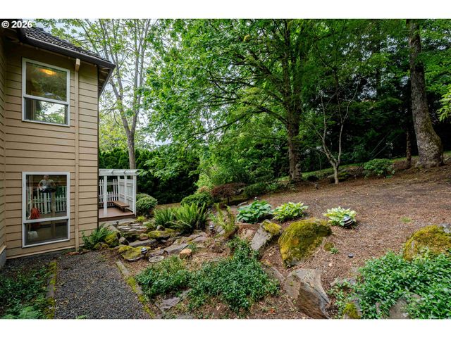 3821 FAIRHAVEN Dr, West Linn, OR 97068