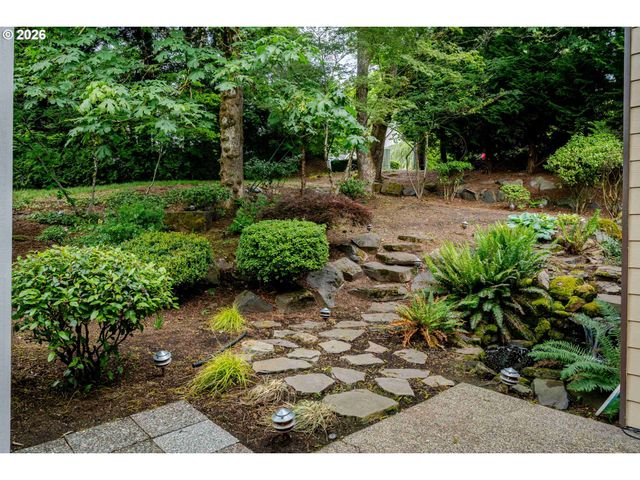 3821 FAIRHAVEN Dr, West Linn, OR 97068