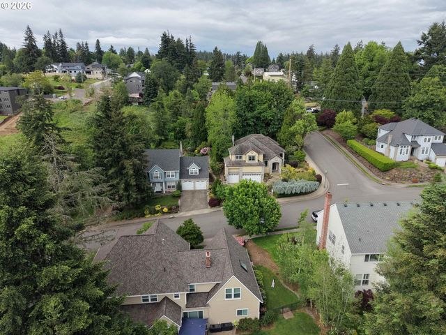 3821 FAIRHAVEN Dr, West Linn, OR 97068