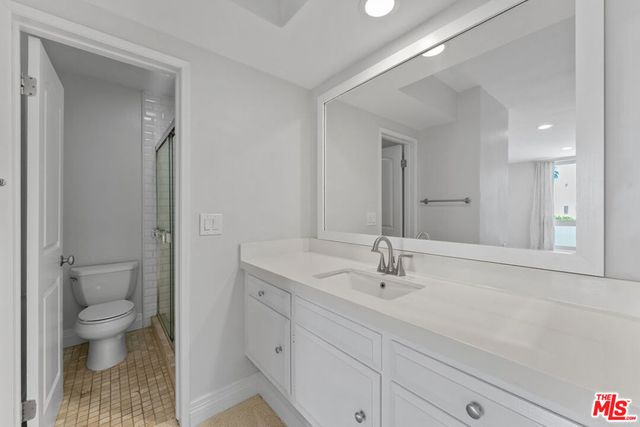 809 S Bundy Drive 202, Los Angeles, CA 90049