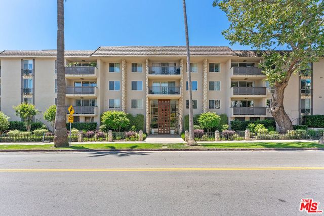 809 S Bundy Drive 202, Los Angeles, CA 90049