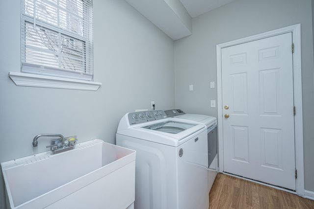 1319 Lark Lane, Hanahan, SC 29410