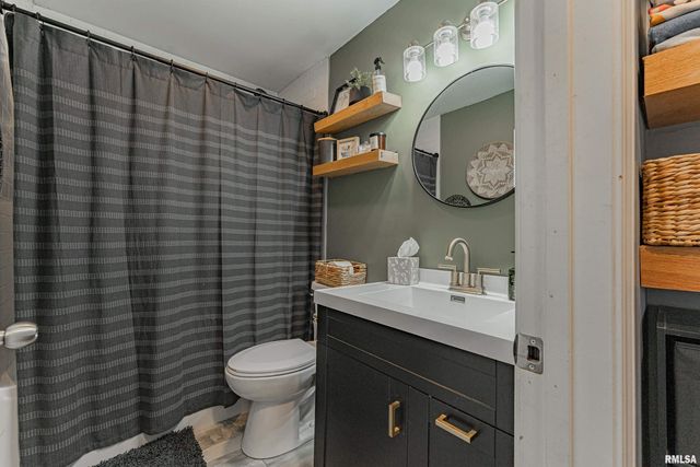 112 BRIARGATE Road, Washington, IL 61571