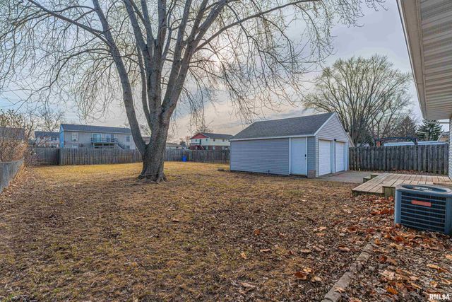 112 BRIARGATE Road, Washington, IL 61571