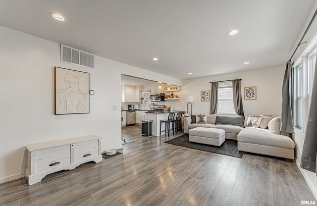 112 BRIARGATE Road, Washington, IL 61571