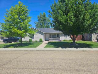 1203 Red Tail Ct, Caldwell, ID 83607