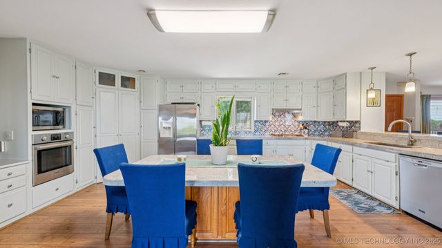 201 County Road 3006 Road, Bartlesville, OK 74003