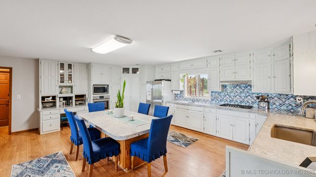 201 County Road 3006 Road, Bartlesville, OK 74003