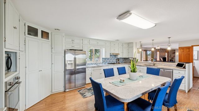 201 County Road 3006 Road, Bartlesville, OK 74003