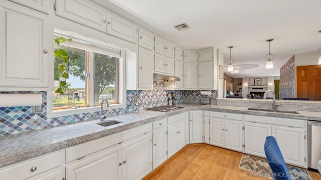 201 County Road 3006 Road, Bartlesville, OK 74003