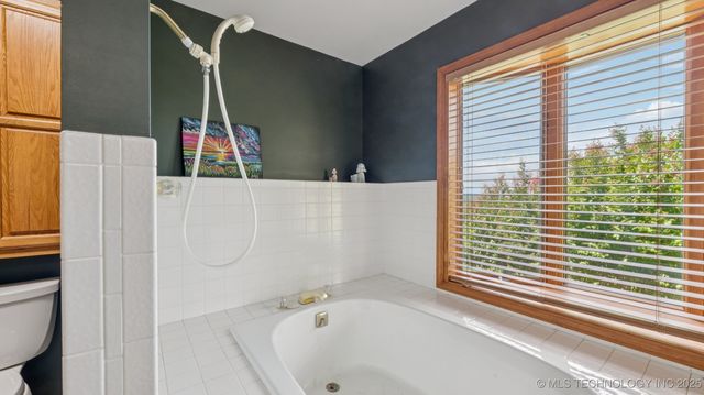 201 County Road 3006 Road, Bartlesville, OK 74003