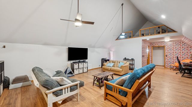 201 County Road 3006 Road, Bartlesville, OK 74003