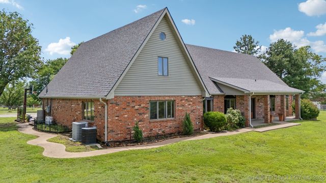 201 County Road 3006 Road, Bartlesville, OK 74003